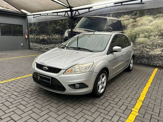 FORD FOCUS 2.0 GLX 16V FLEX 4P MANUAL